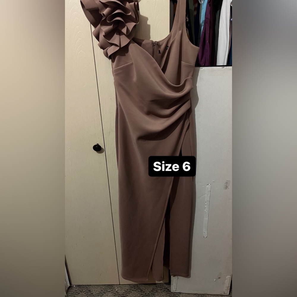 Bridesmaid dress that been worn once size 6